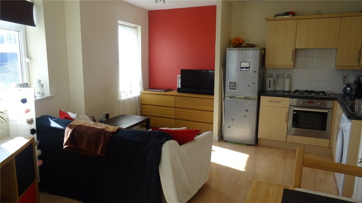 Flat Paladine Way in Coventry