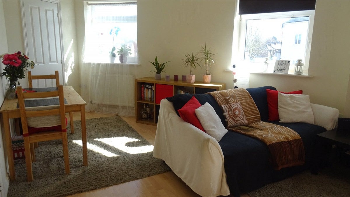 Flat Paladine Way in Coventry