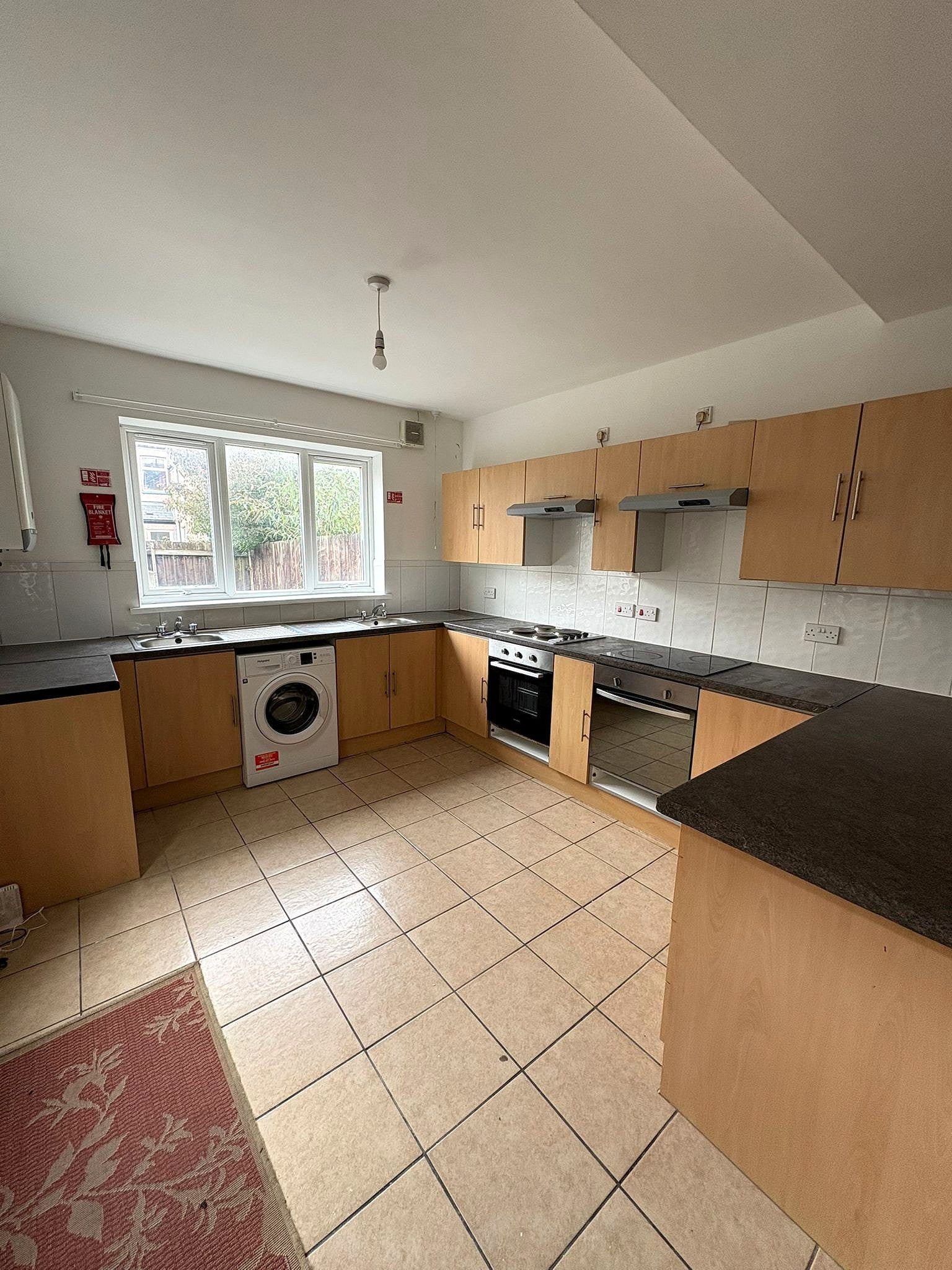 Room Pentrebane Street in Cardiff
