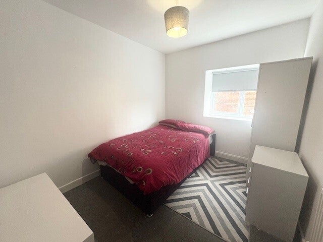 Room Halliwell Road in Bolton