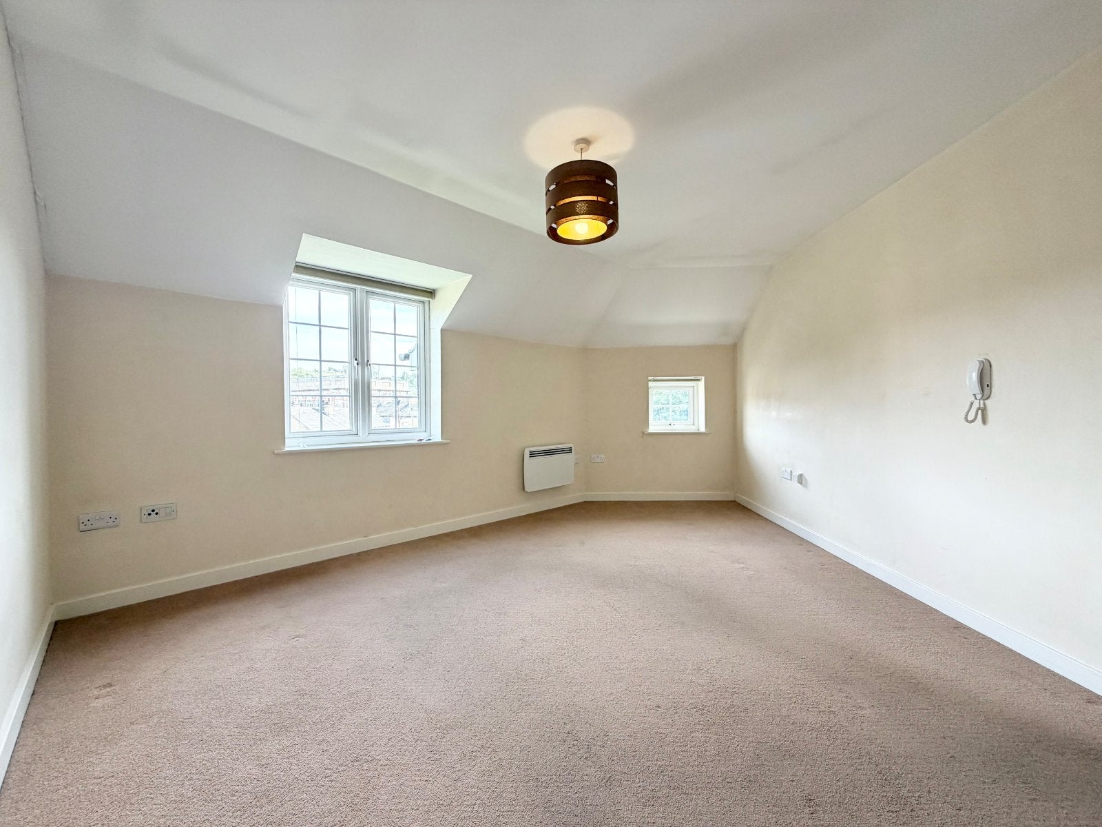 Flat Holborn Court in Bradford