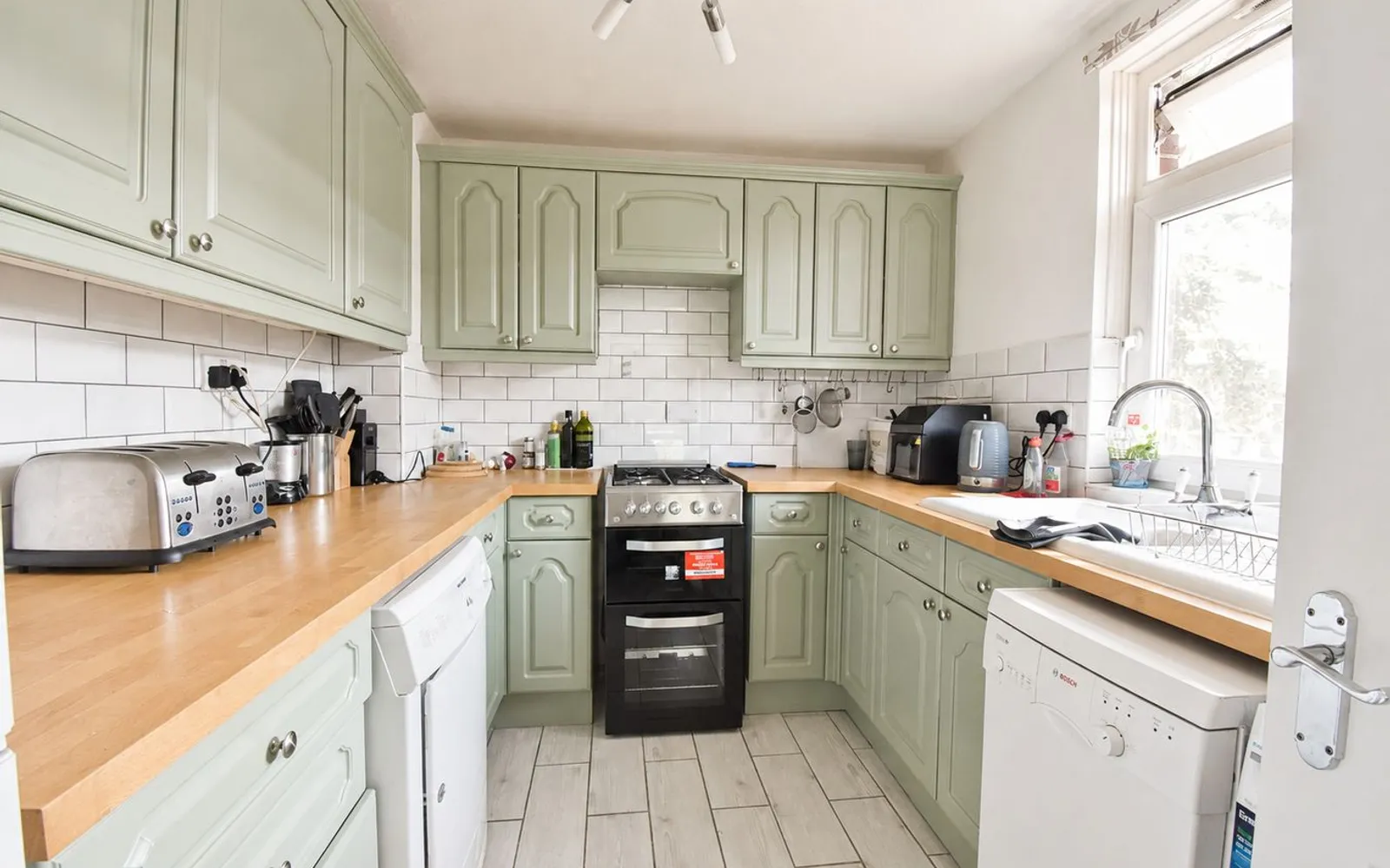 Flat Collingwood Place in Elmbridge