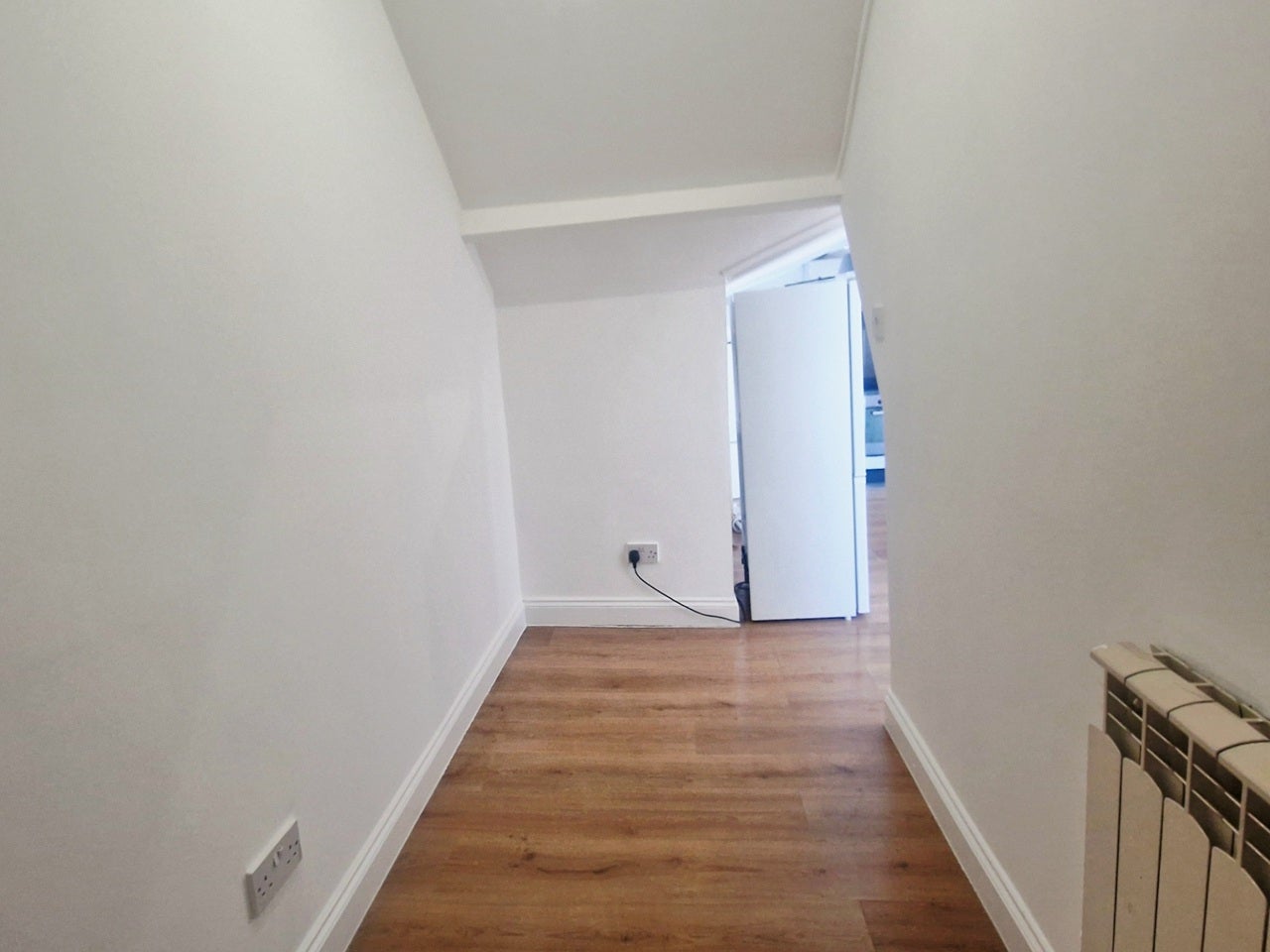 Flat Kingscourt Road in Greater London