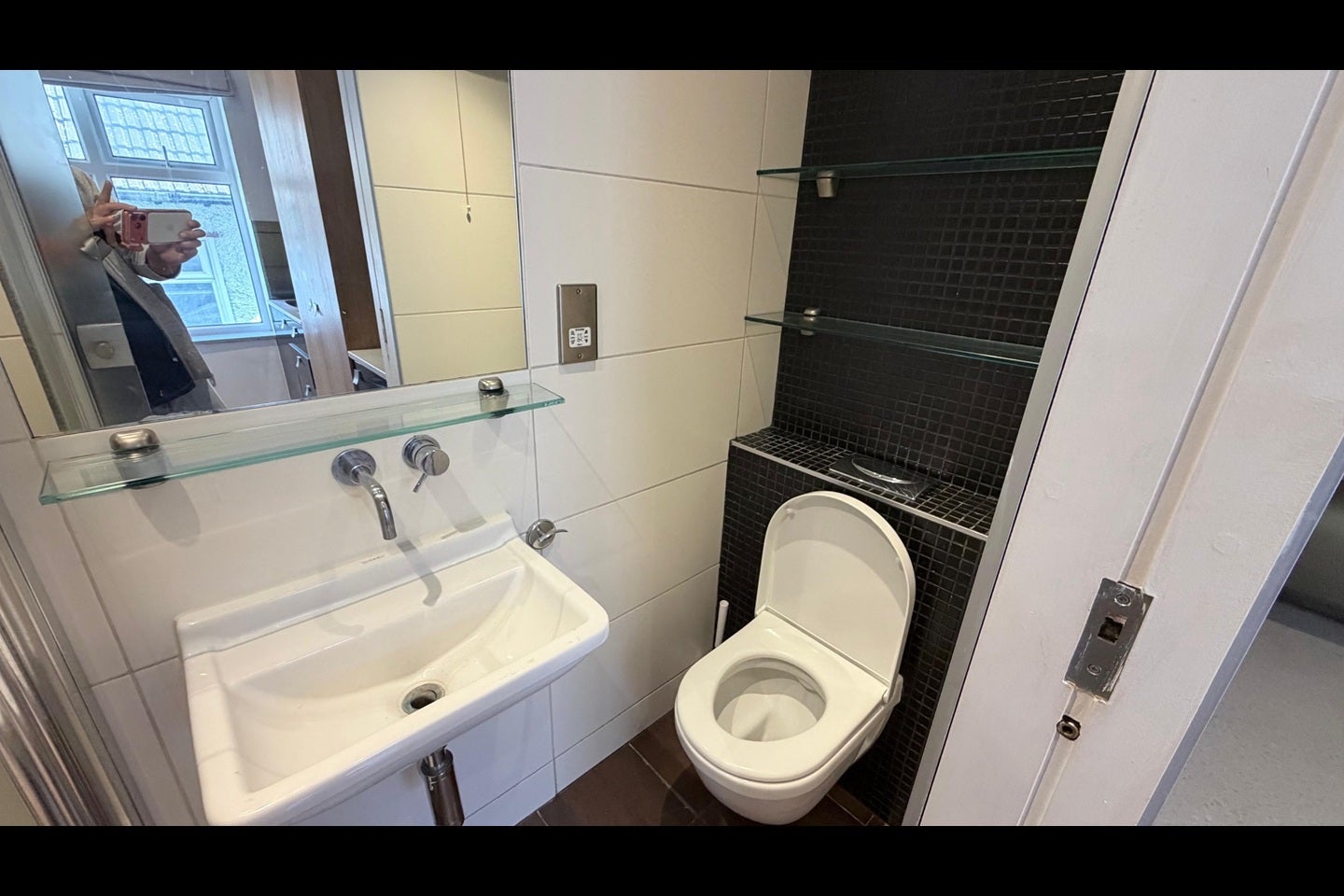 Room Templars Avenue in Greater London