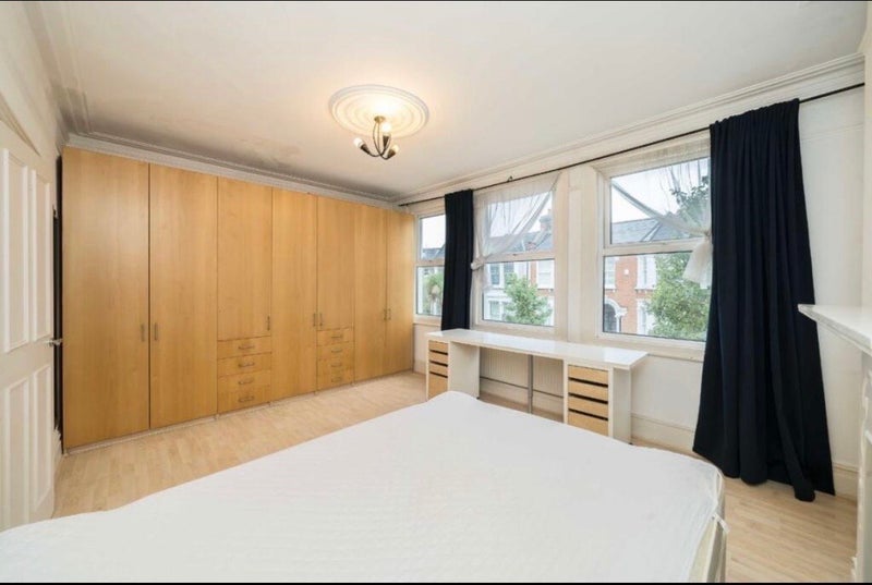 Room Ravenslea Road in Greater London