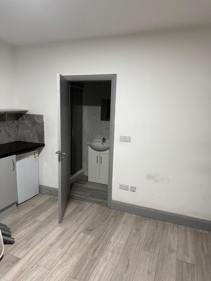 Room Firs Drive in Greater London