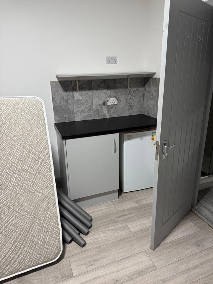 Room Firs Drive in Greater London