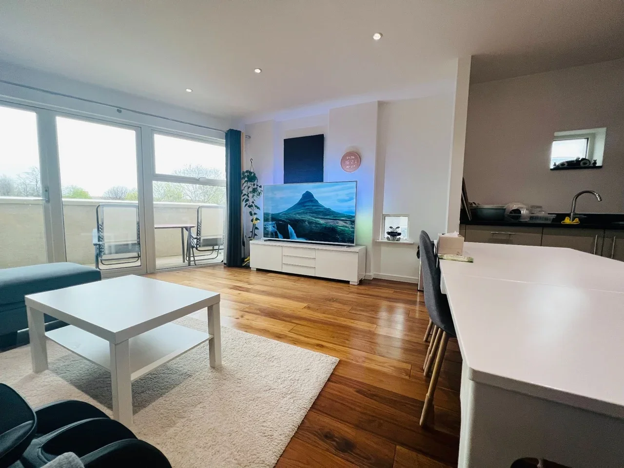 Flat Valentina Avenue in Greater London