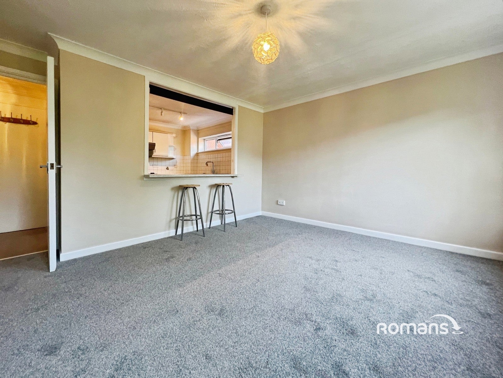 Flat Queen Alexandra Road in High Wycombe