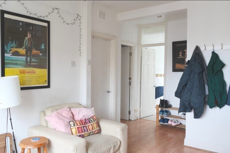Room Crescent Road in Greater London