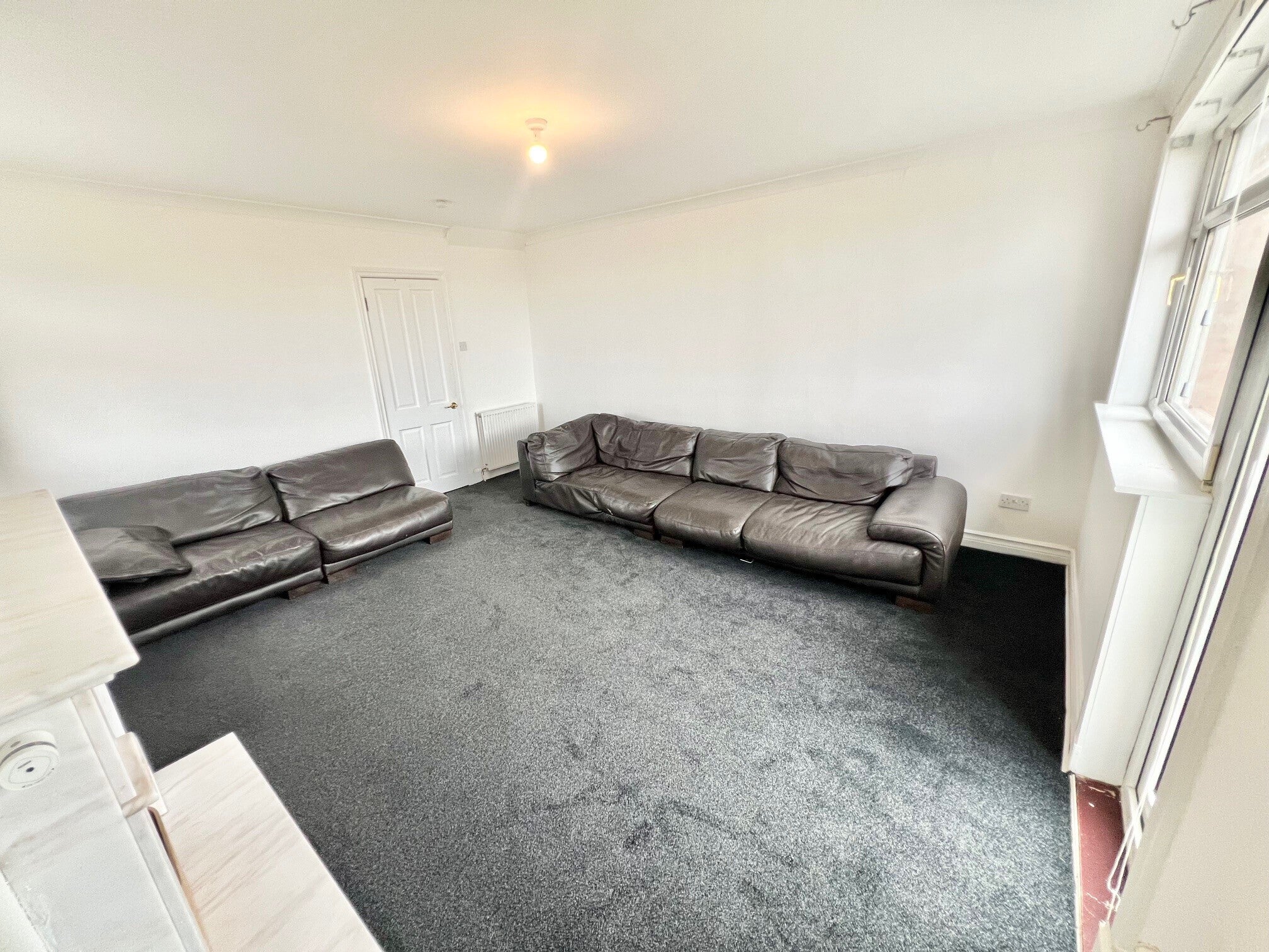 Flat Kirkriggs Avenue in Rutherglen