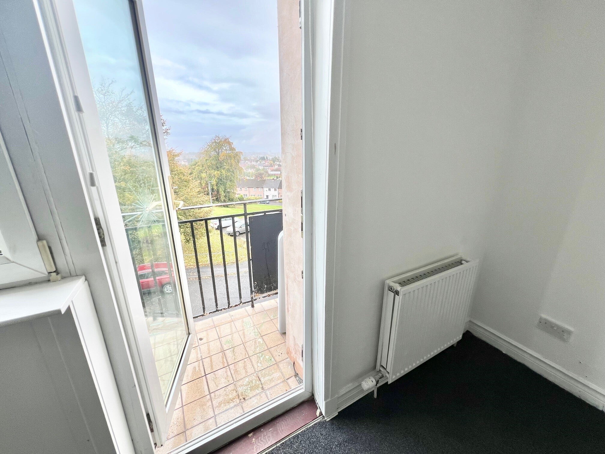 Flat Kirkriggs Avenue in Rutherglen