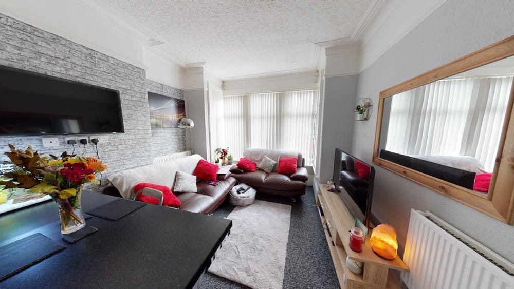 Flat Headingley Mount in Leeds