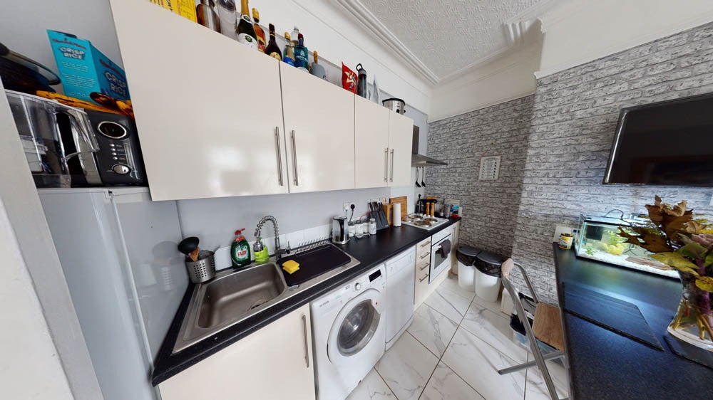 Flat Headingley Mount in Leeds