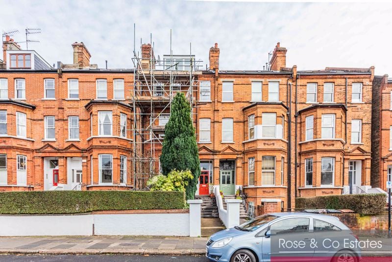 Flat Fairhazel Gardens in Greater London