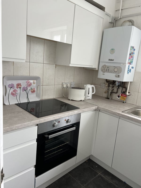 Flat Castle Place in Greater London
