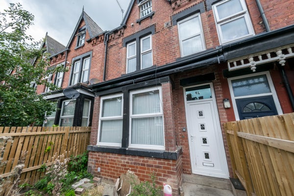 Flat Back Shepherds Lane in Leeds