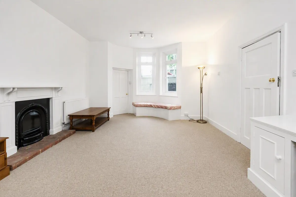 Flat Altenburg Gardens in Greater London