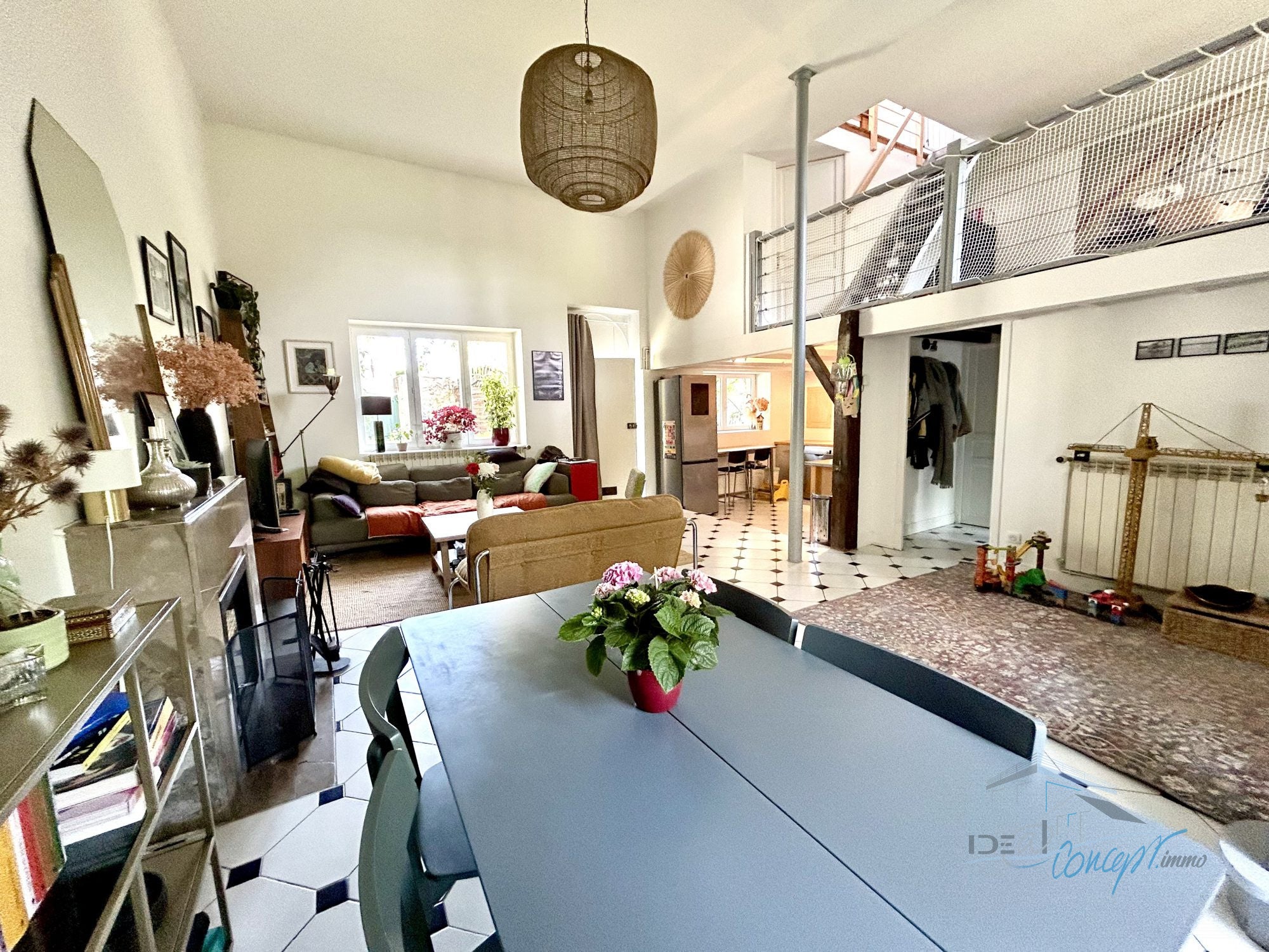 House Pistes d'Essais Automobiles in Lardy