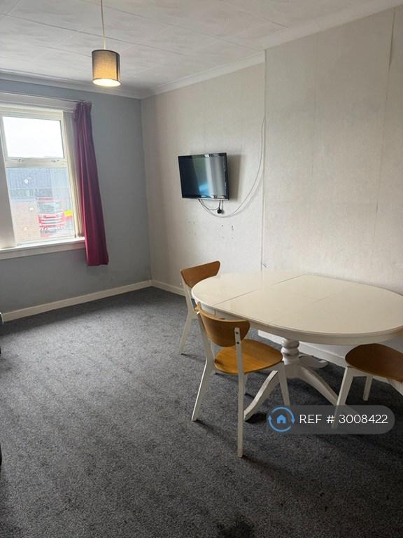Flat South King Street in Helensburgh