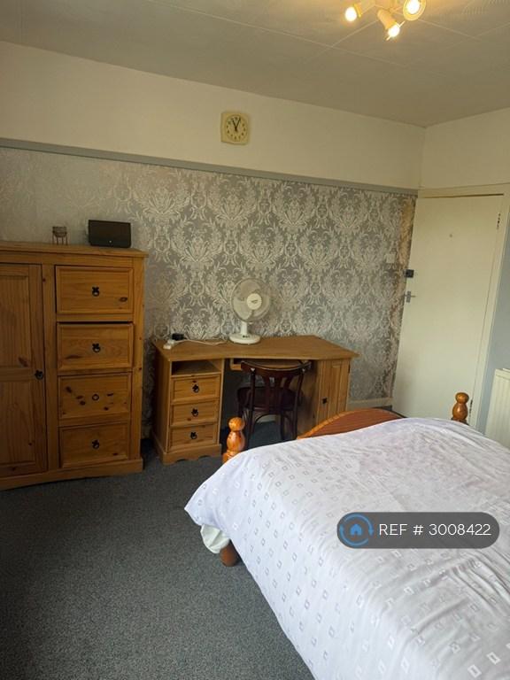 Flat South King Street in Helensburgh