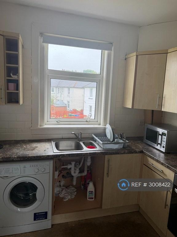 Flat South King Street in Helensburgh