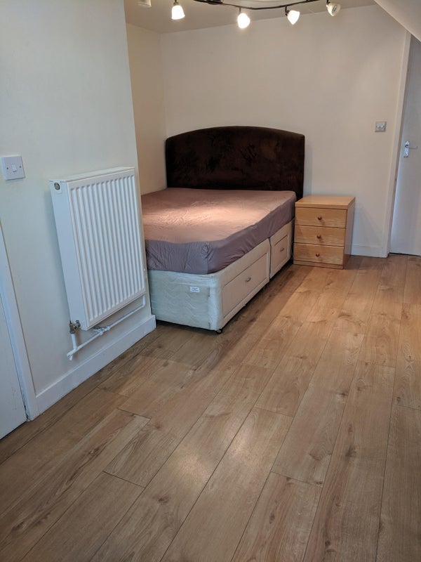 Room Prior Deram Walk in Coventry