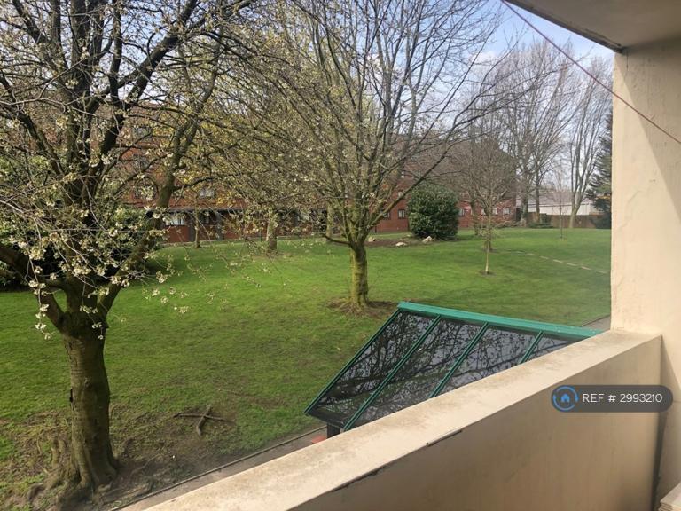 Flat Ordsall Lane in Salford
