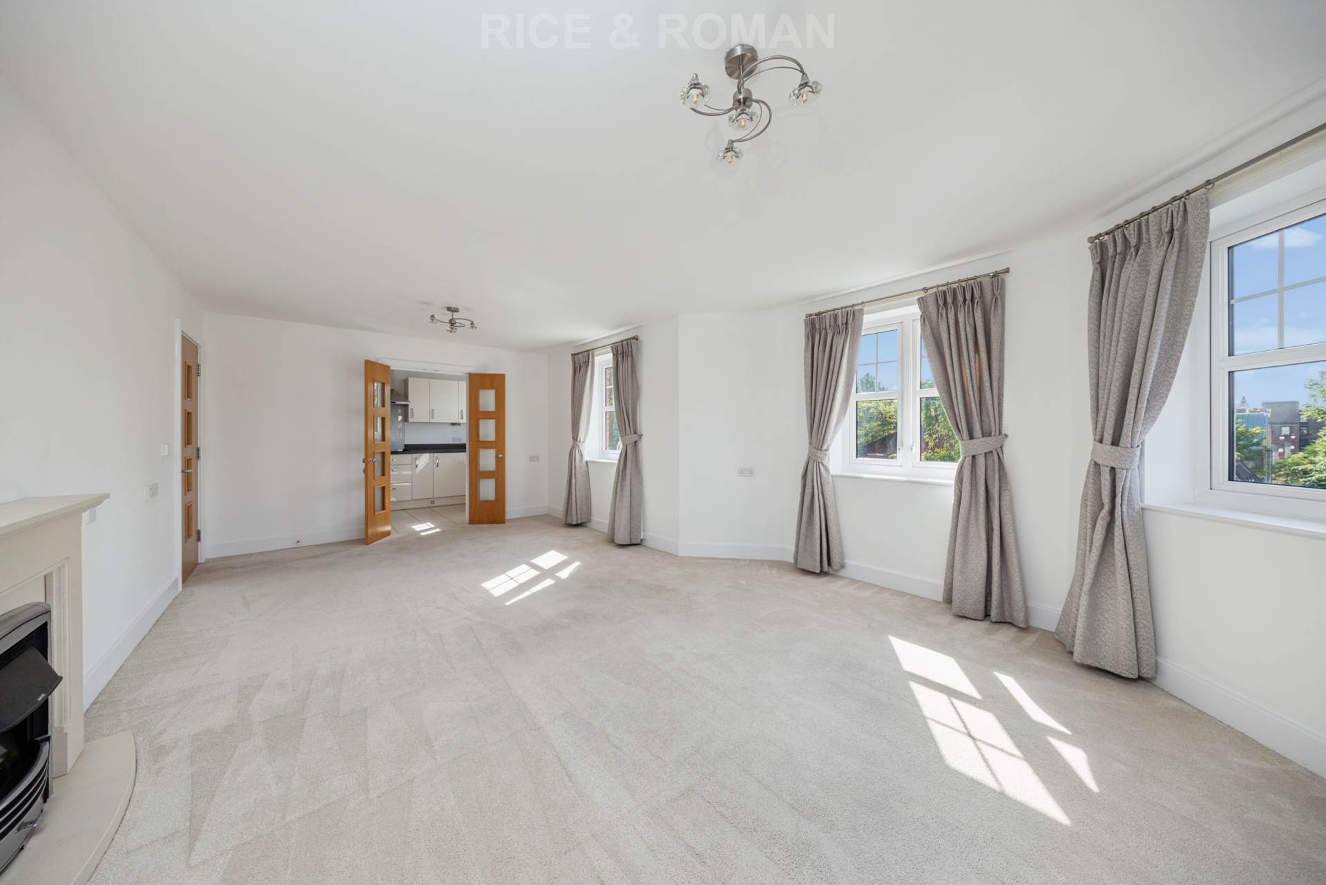 Flat Fairford Road in Maidenhead