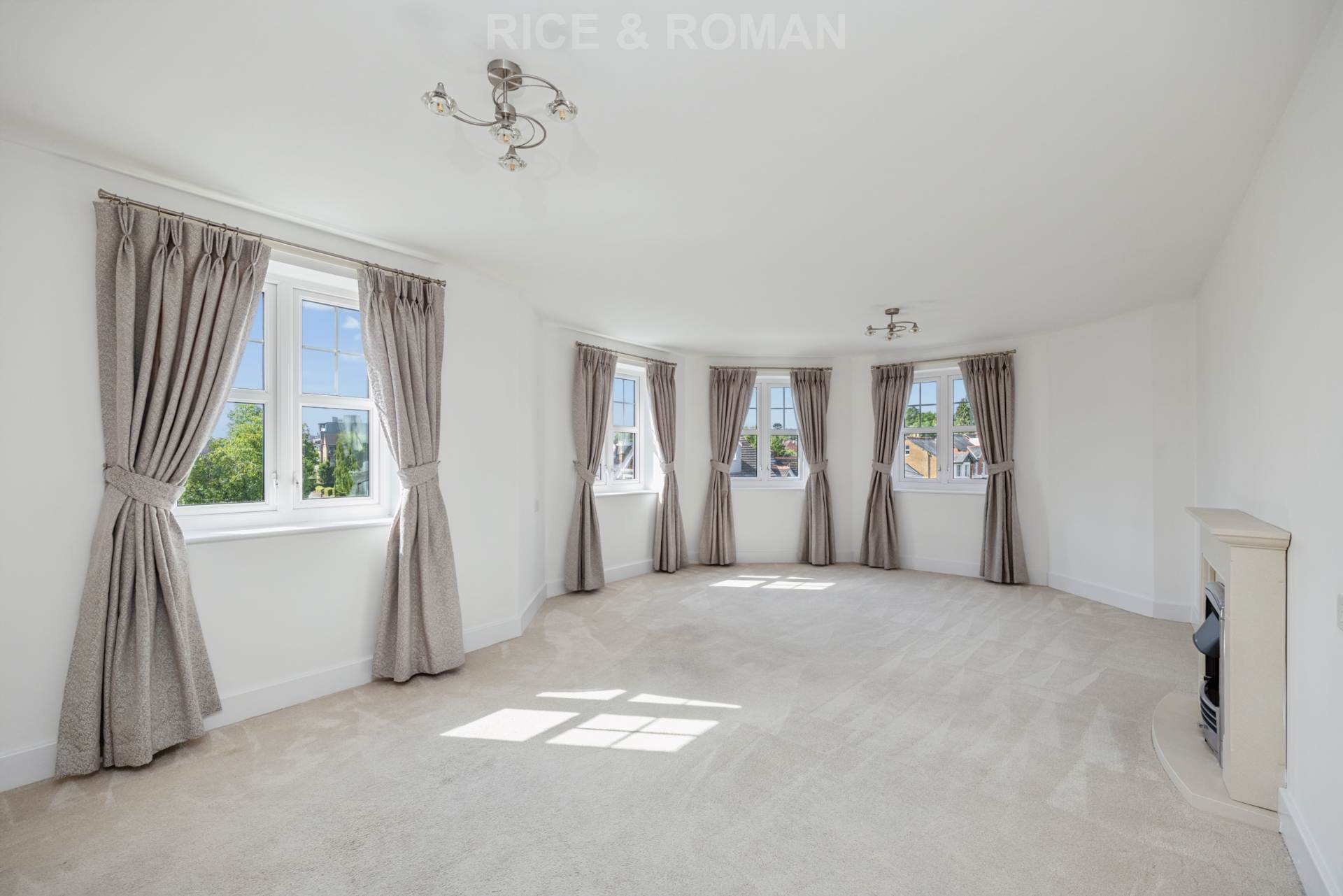 Flat Fairford Road in Maidenhead