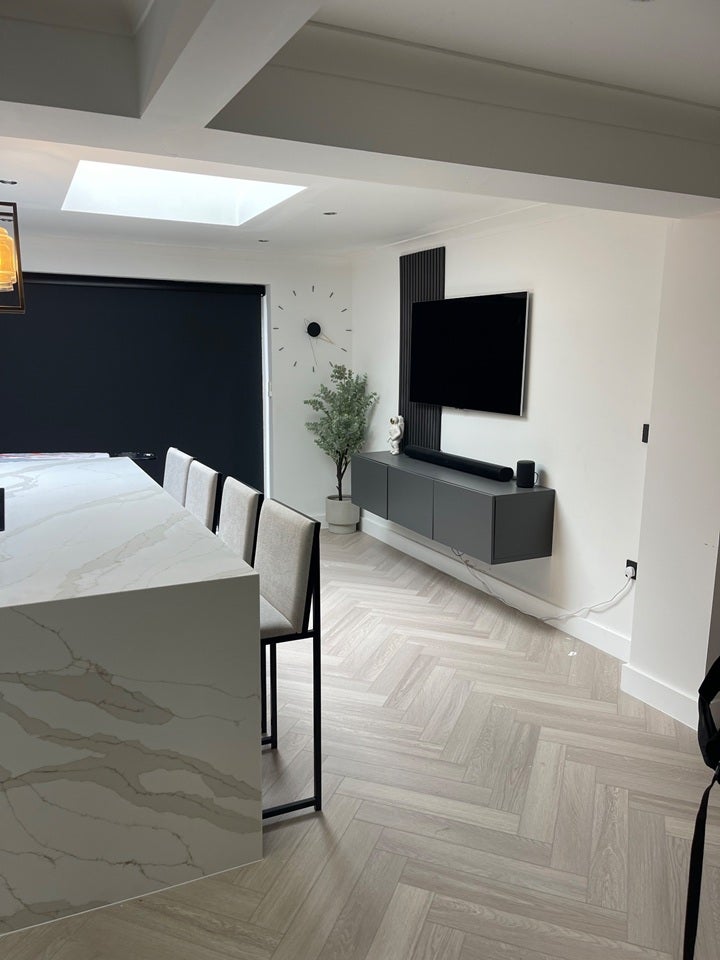 Room Turnbury Close in Greater London