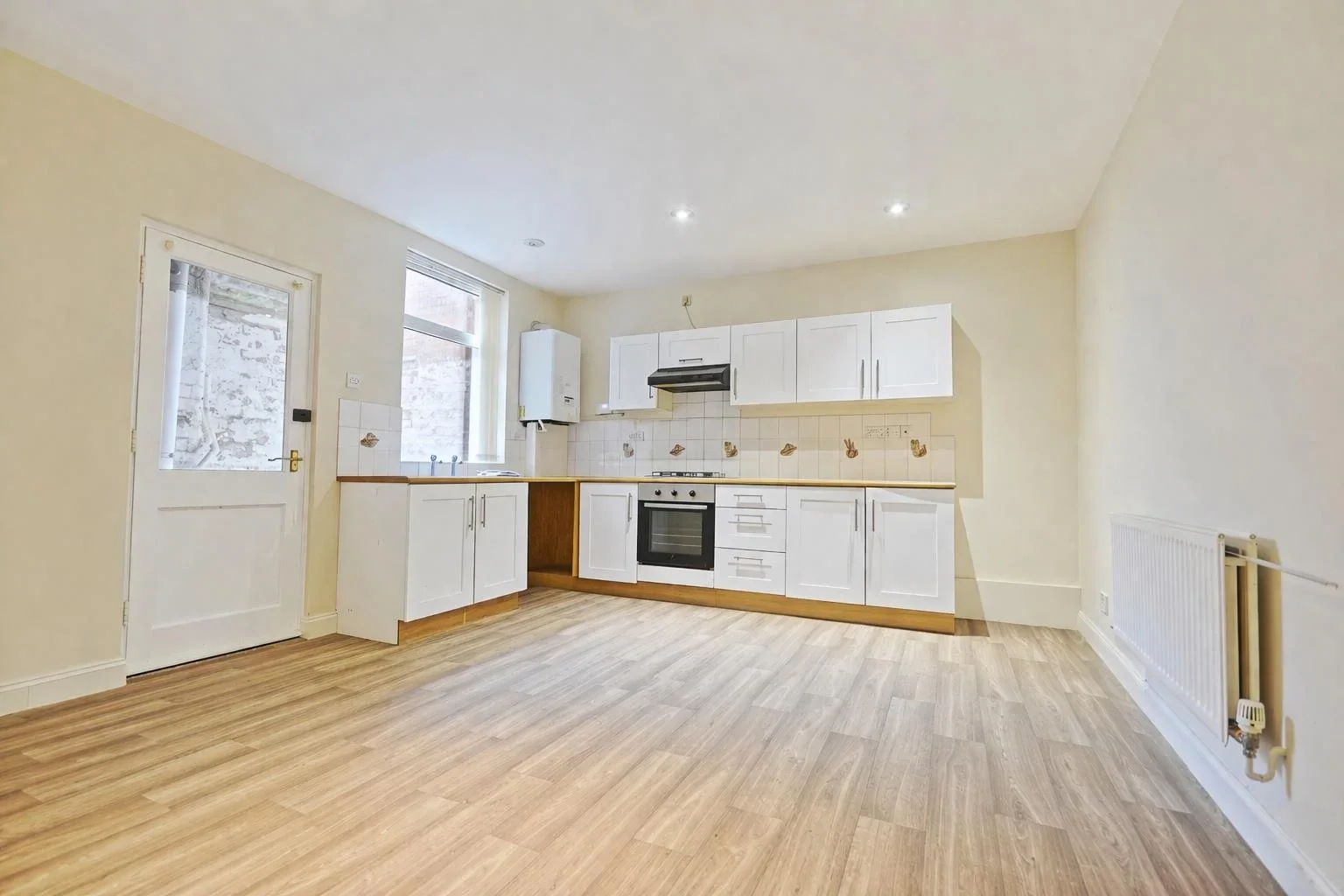 Flat Colwyn Road in Northampton