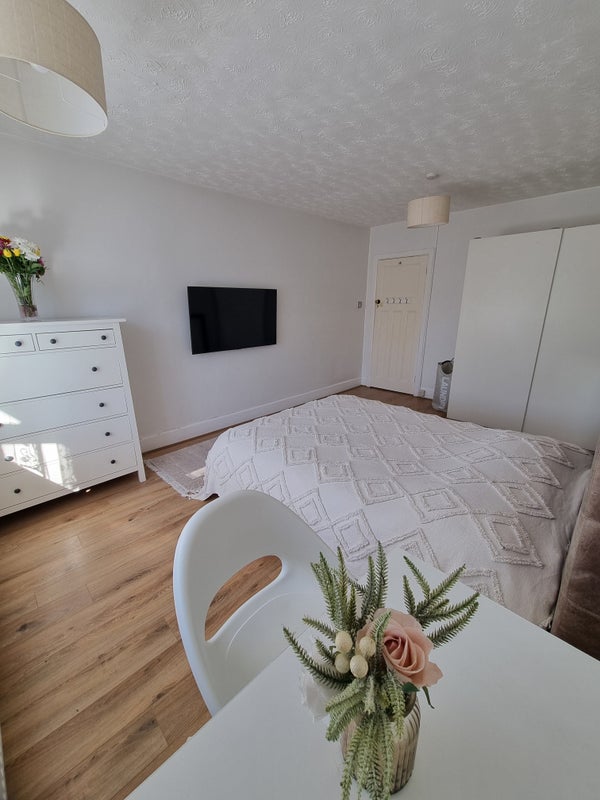 Room Wimborne Road in Bournemouth