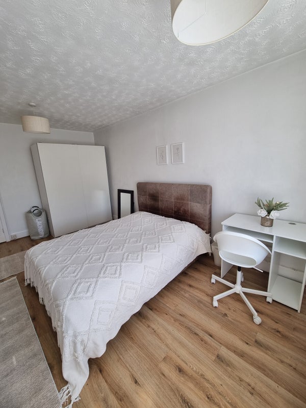 Room Wimborne Road in Bournemouth