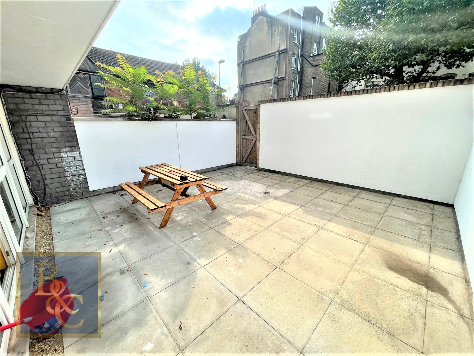 Flat Robert Street in Greater London