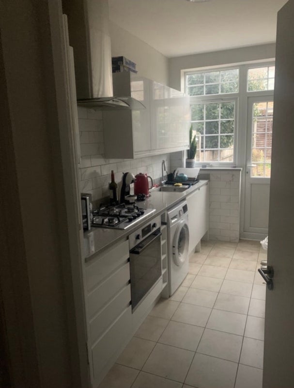 Room Topsham Road in Greater London