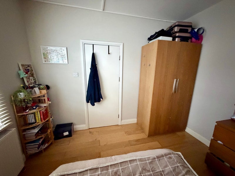 Room Topsham Road in Greater London
