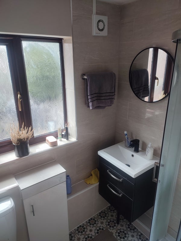 Room Fulmer Road in Greater London