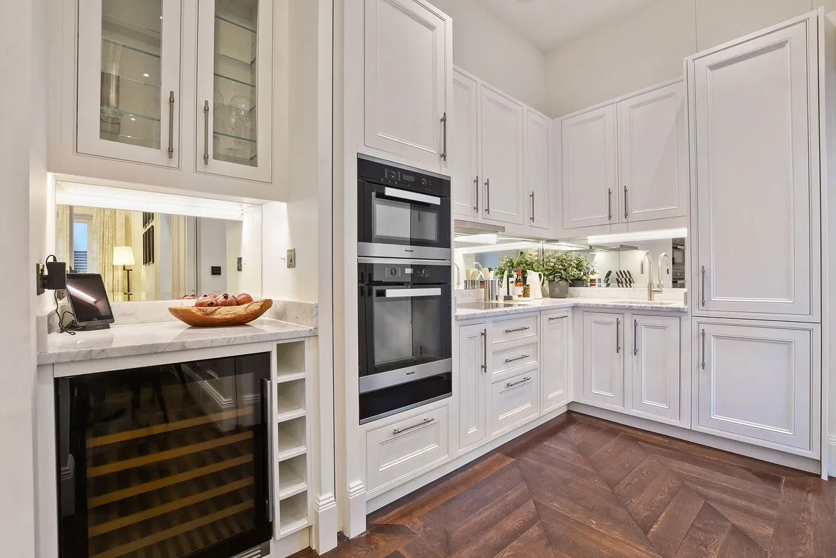 Flat Prince of Wales Terrace in Greater London