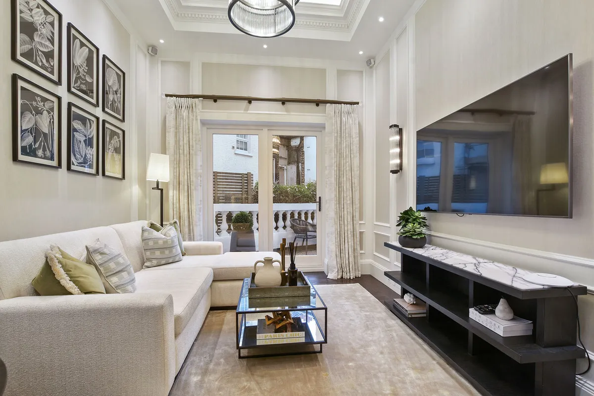 Flat Prince of Wales Terrace in Greater London