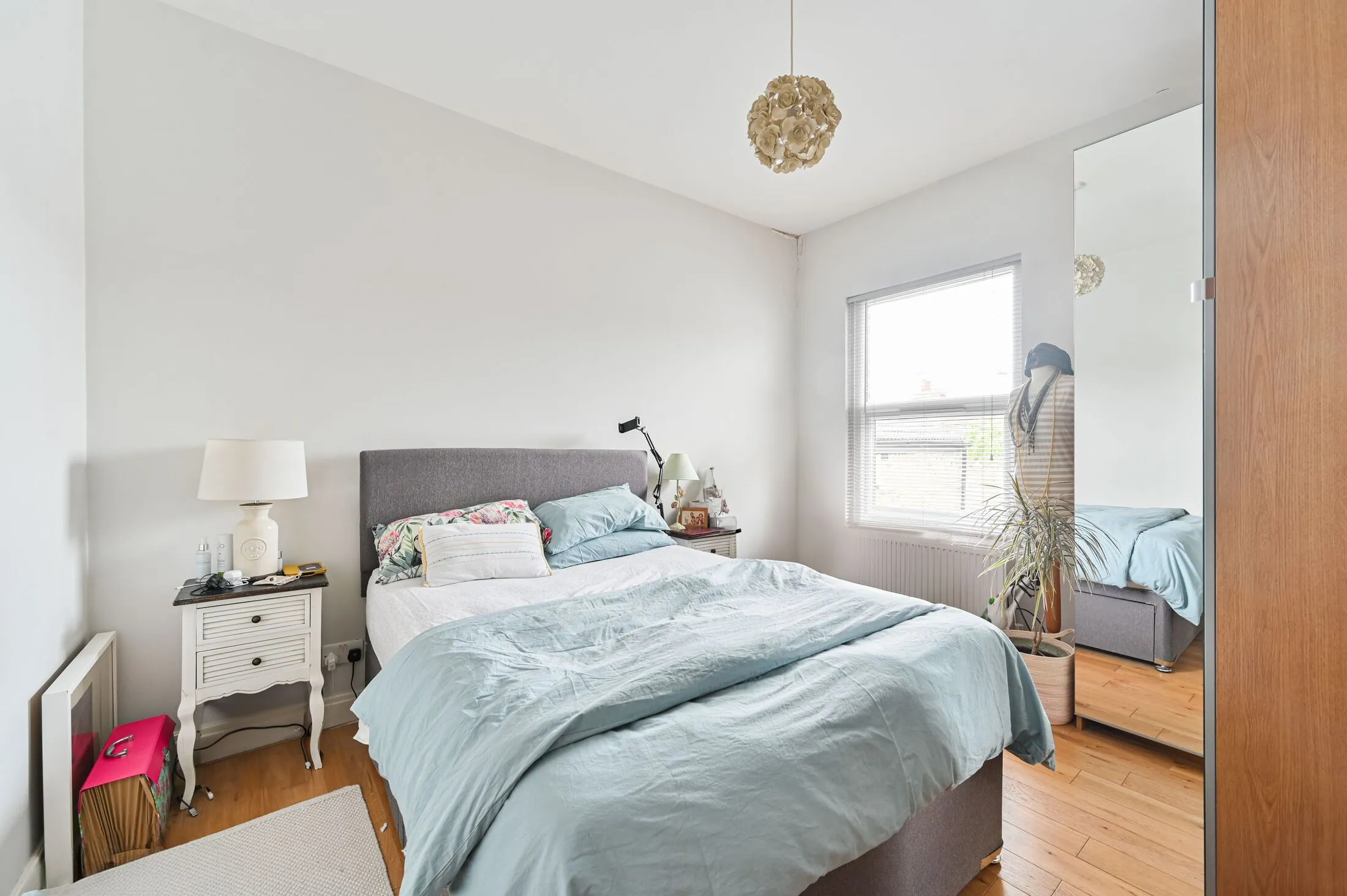 Flat Natal Road in Greater London
