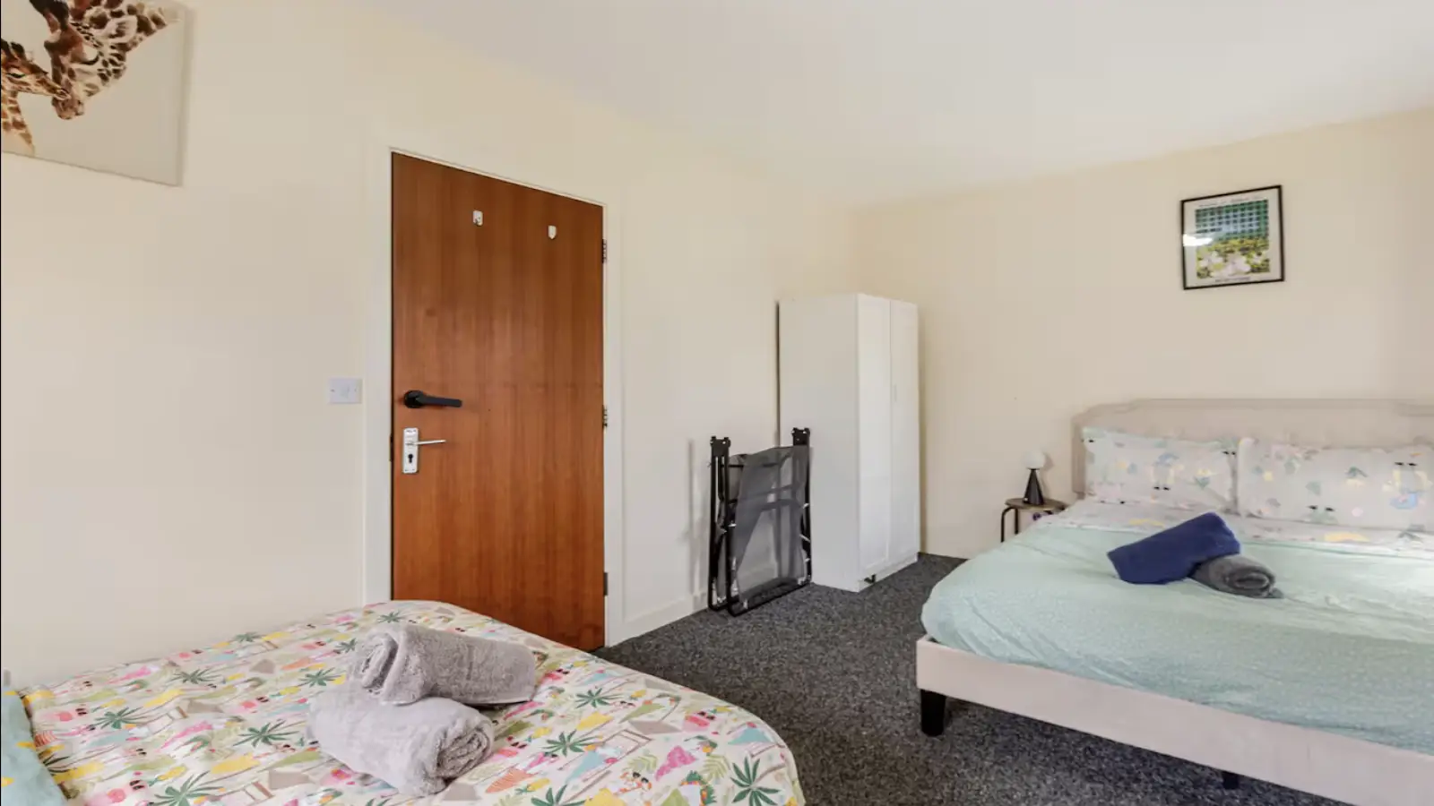 Flat Lawes Way in Greater London