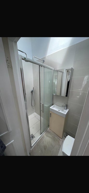 Room North Street in Greater London