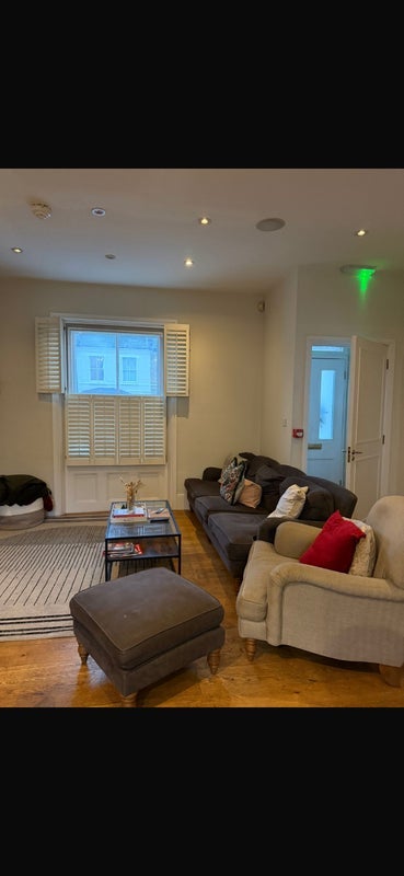 Room North Street in Greater London