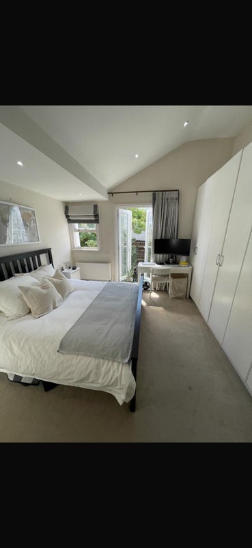 Room North Street in Greater London