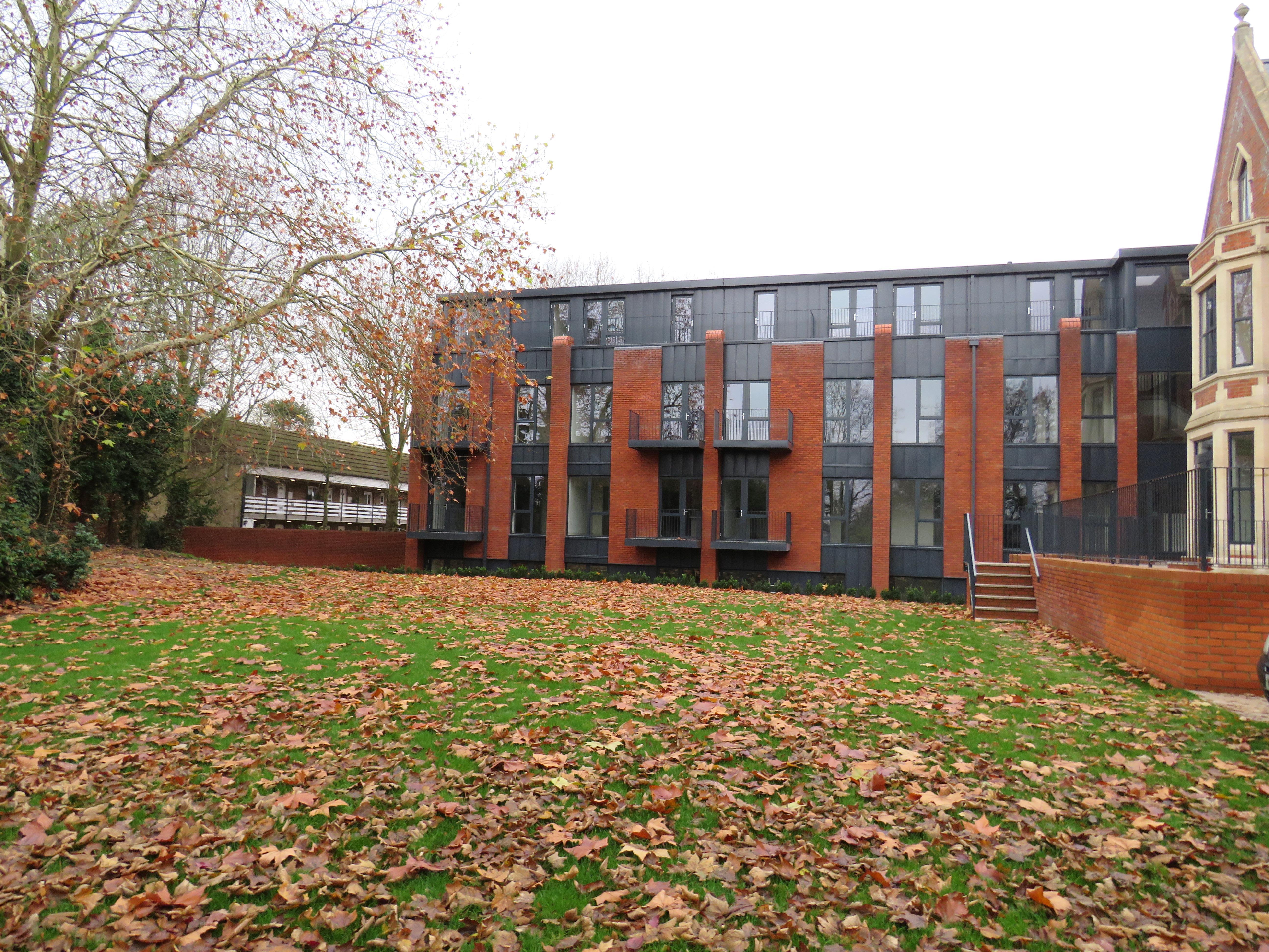 Flat Upton Road in Slough