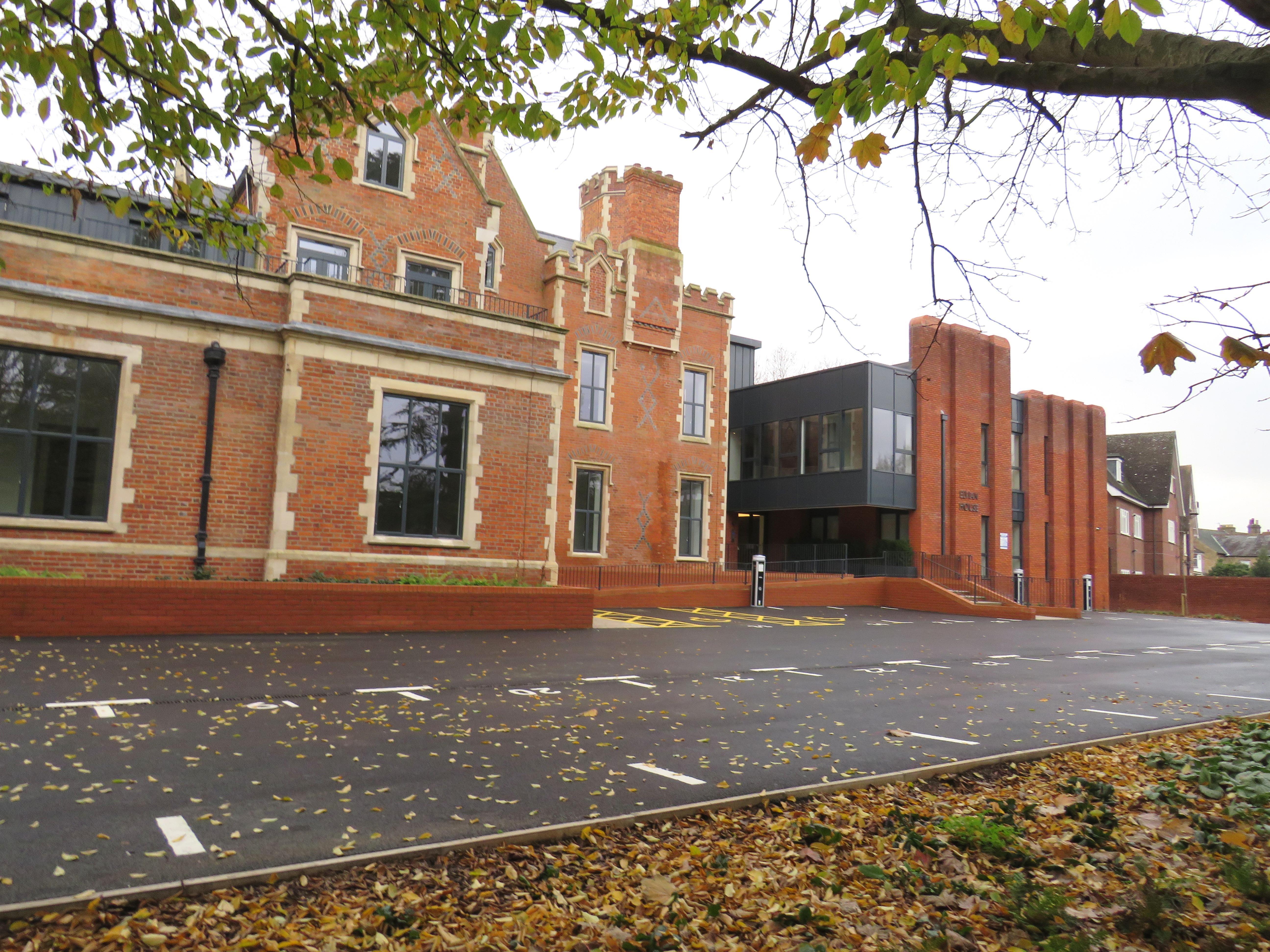 Flat Upton Road in Slough