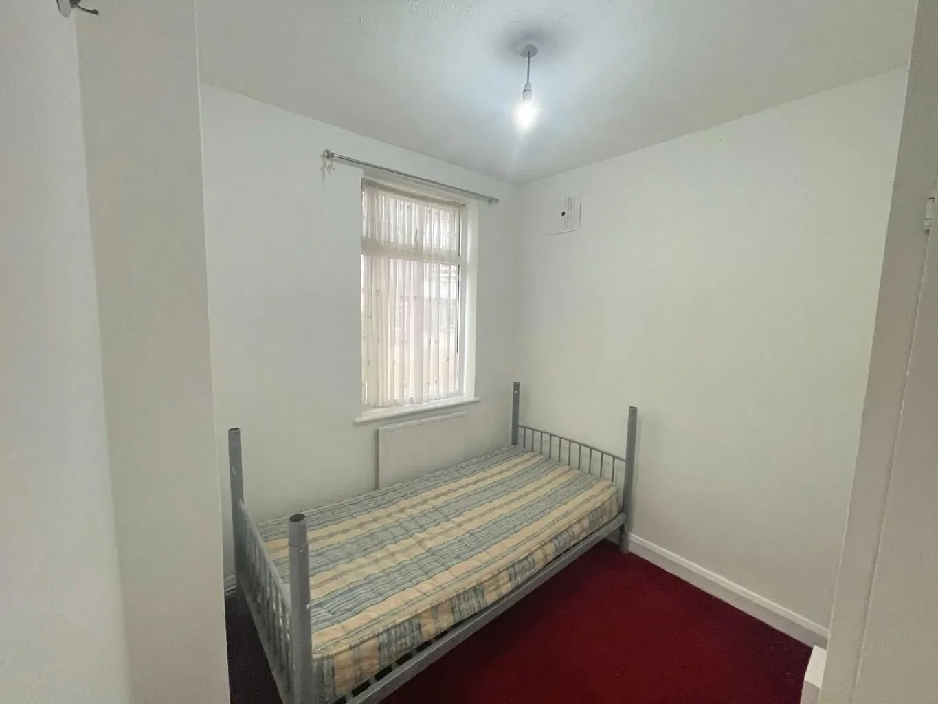Flat Shelley Avenue in Greater London