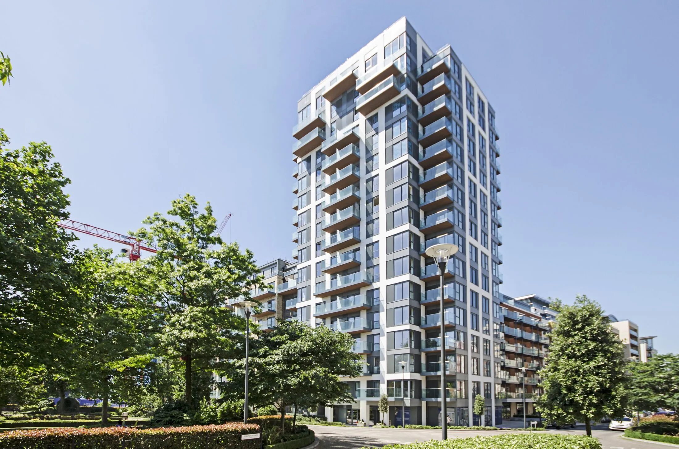 Flat Boulevard Drive in Greater London