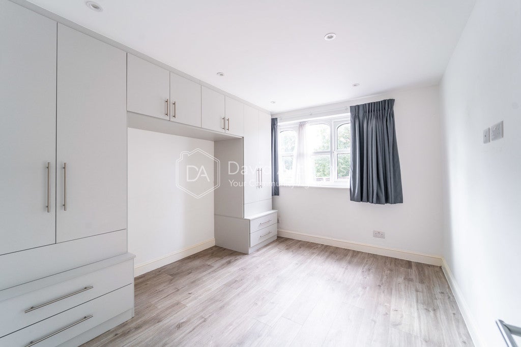 Flat Woodberry Grove in Greater London